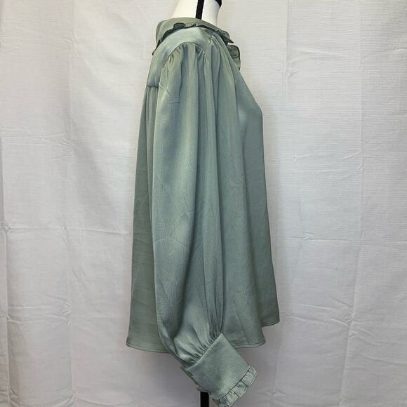 Max Studio Green Textured Button-Up Blouse with Ruffle Cuffs Size XL - Picture 2 of 9